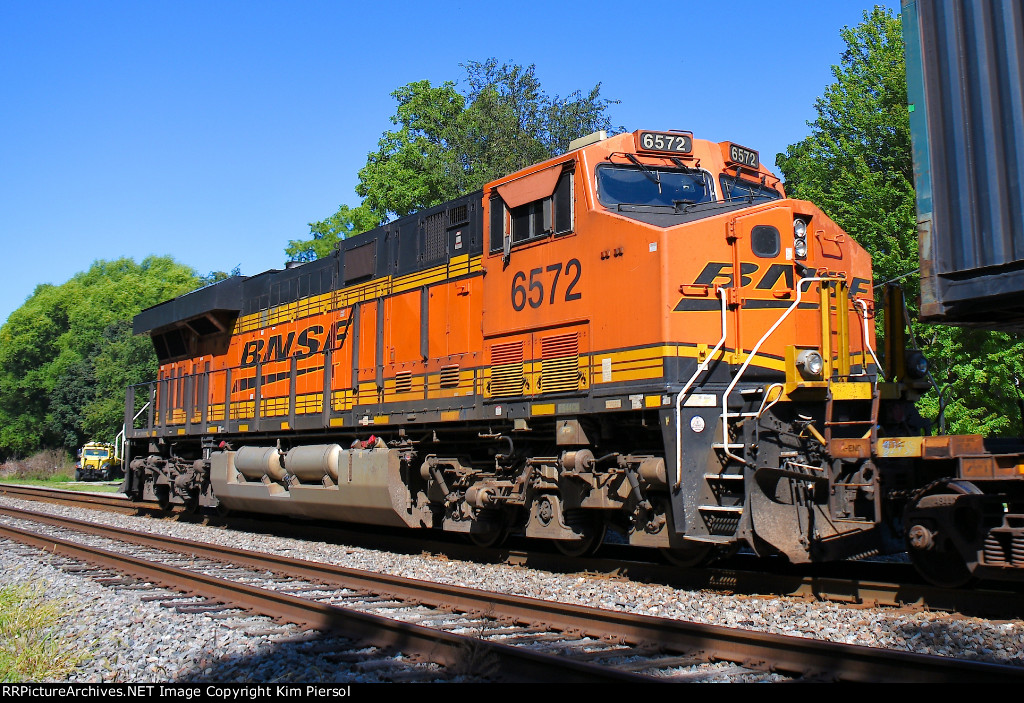 BNSF 6572 Pusher